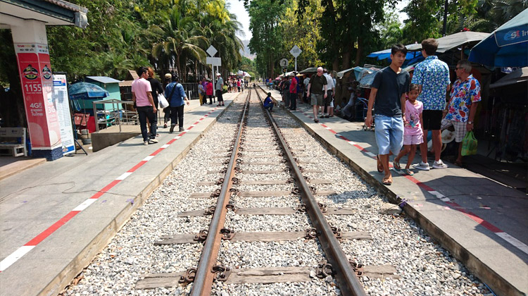 泰緬国境まで続く線路